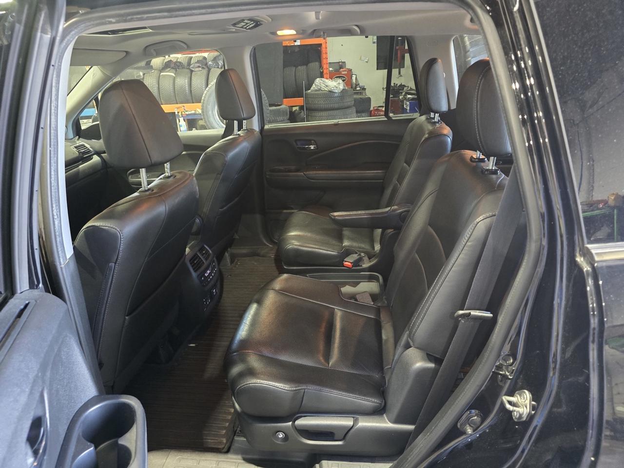 2017 Honda Pilot Touring Photo
