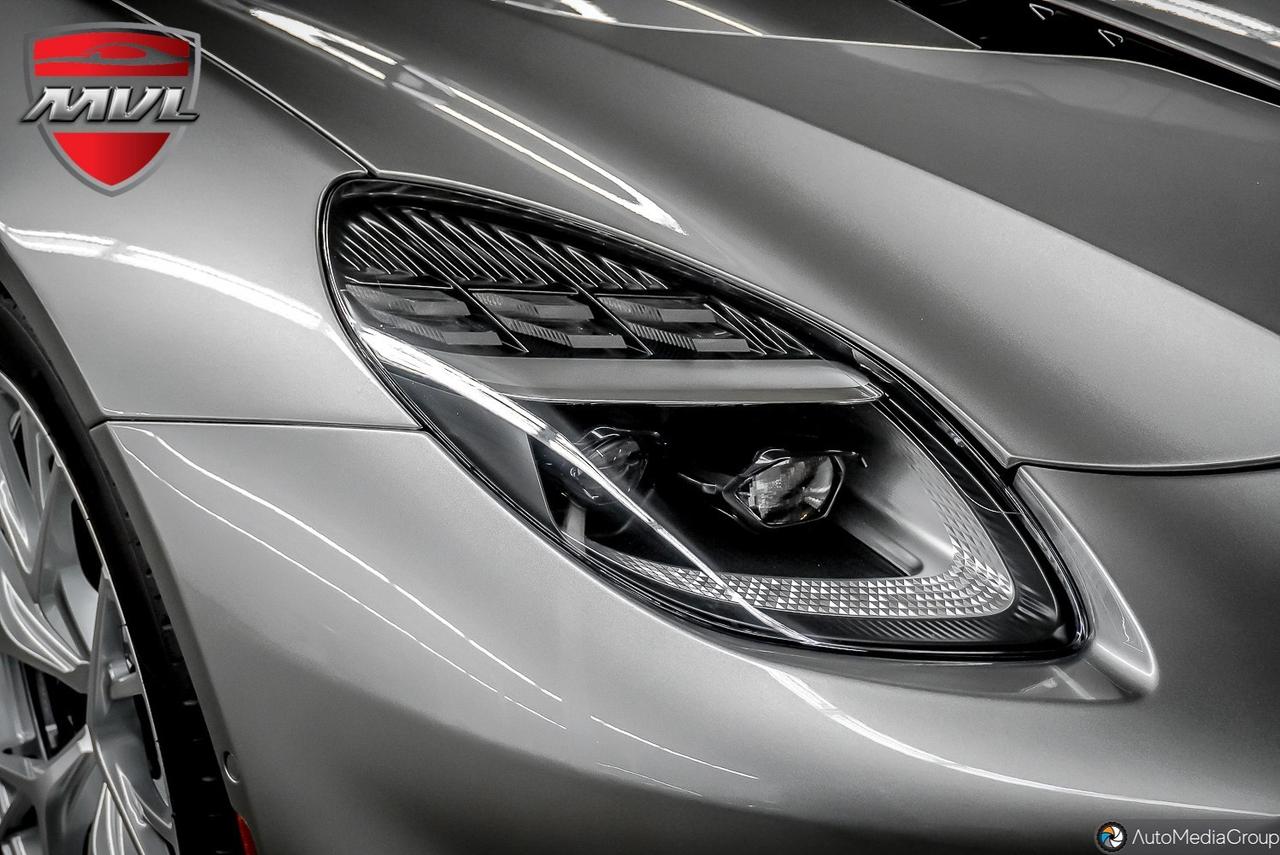 2025 Aston Martin Vanquish  Photo