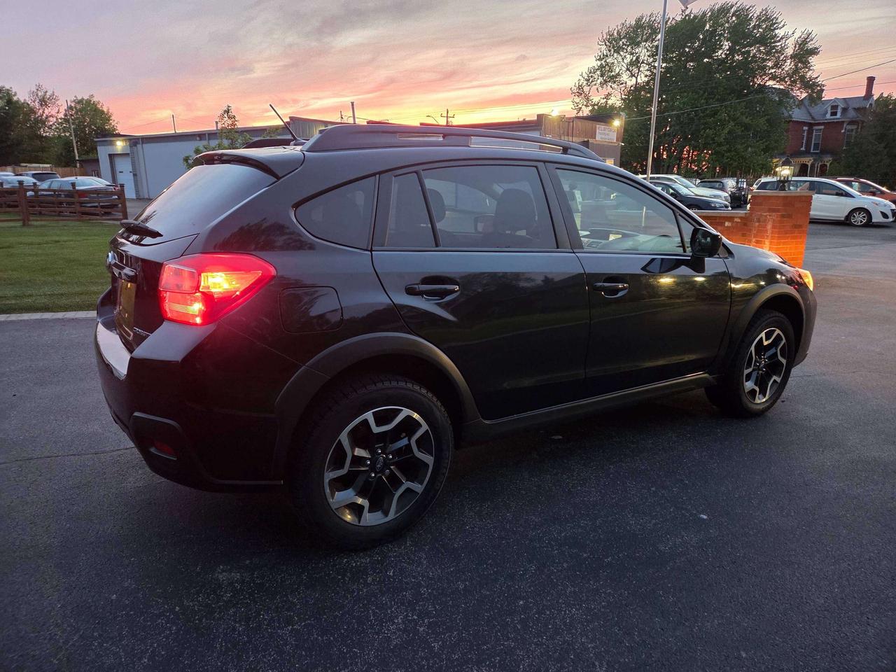 2016 Subaru Crosstrek 2.0i Touring Pkg Photo