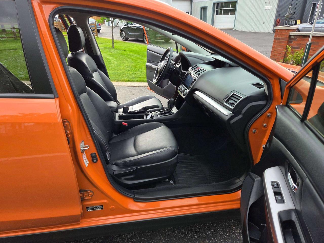 2015 Subaru XV Crosstrek 2.0i Limited/Tech Pkg Photo