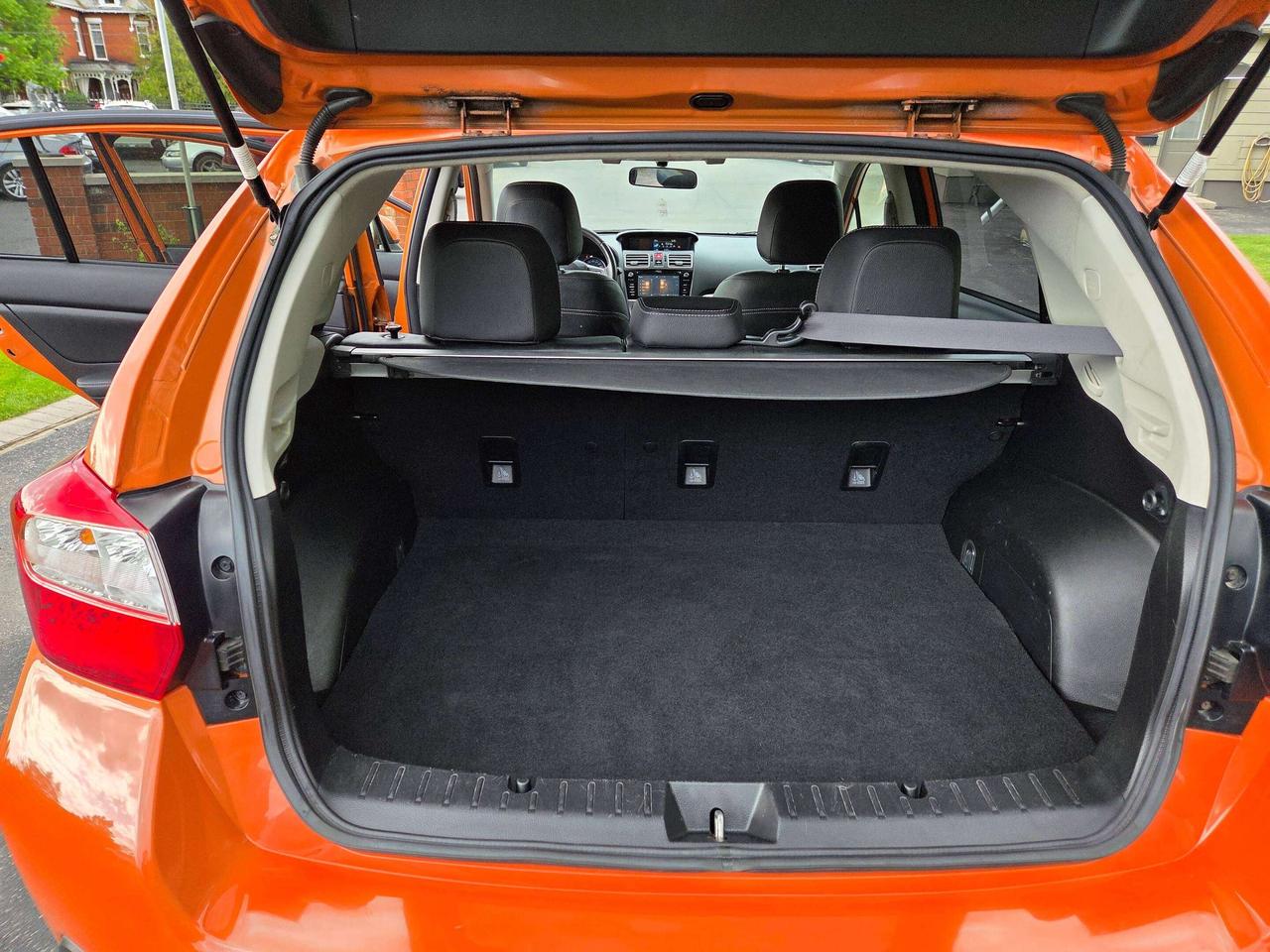 2015 Subaru XV Crosstrek 2.0i Limited/Tech Pkg Photo
