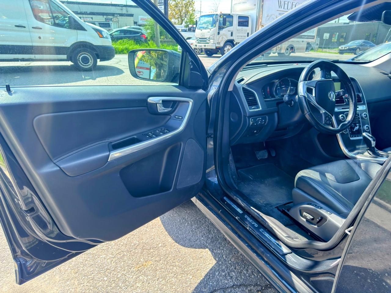 2016 Volvo XC60 Premier Photo