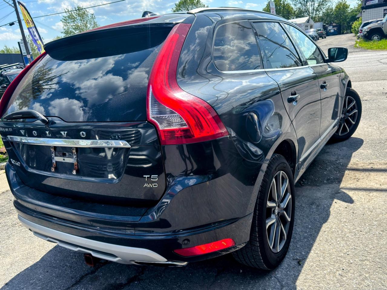 2016 Volvo XC60 Premier Photo2