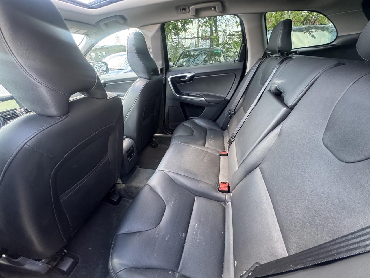 2016 Volvo XC60 Premier Photo