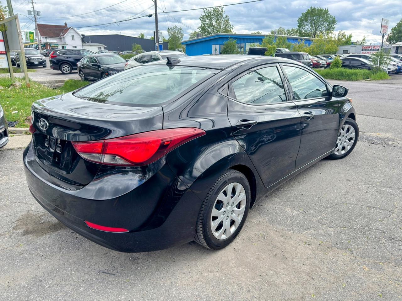 2016 Hyundai Elantra Limited Photo