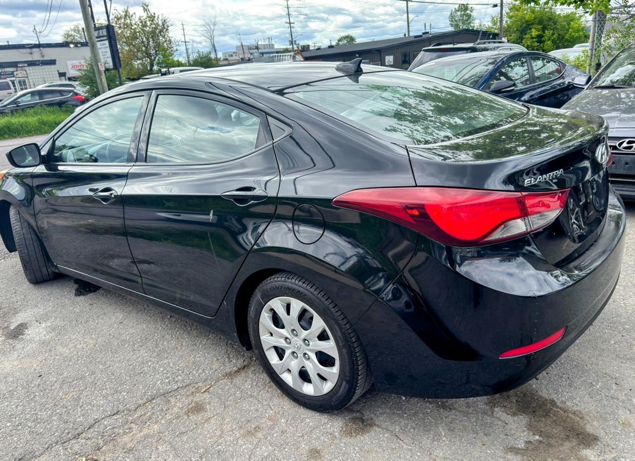 2016 Hyundai Elantra Limited Photo3