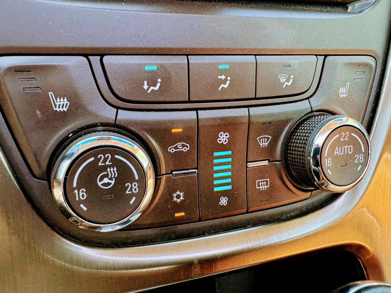 2012 Buick Verano Leather Photo