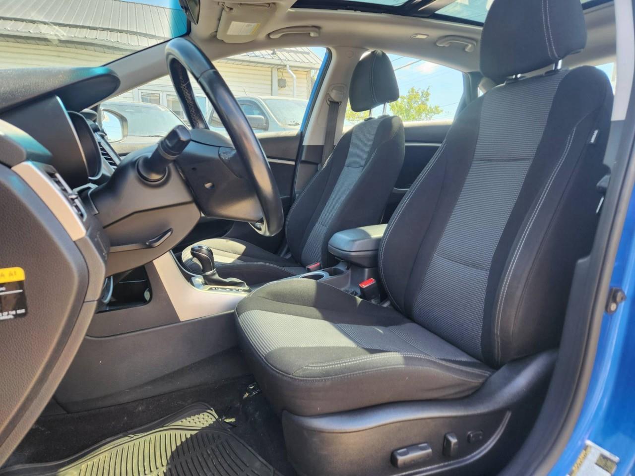 2017 Hyundai Elantra GT GLS Tech (A6) 4dr Hatchback Photo