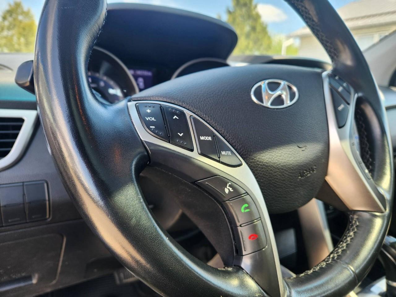2017 Hyundai Elantra GT GLS Tech (A6) 4dr Hatchback Photo