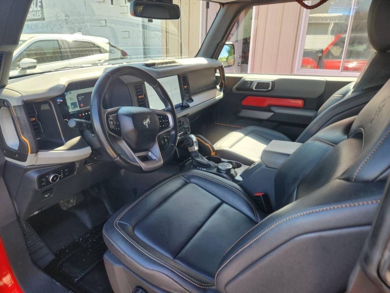 2023 Ford Bronco Badlands 2dr 4x4 Photo