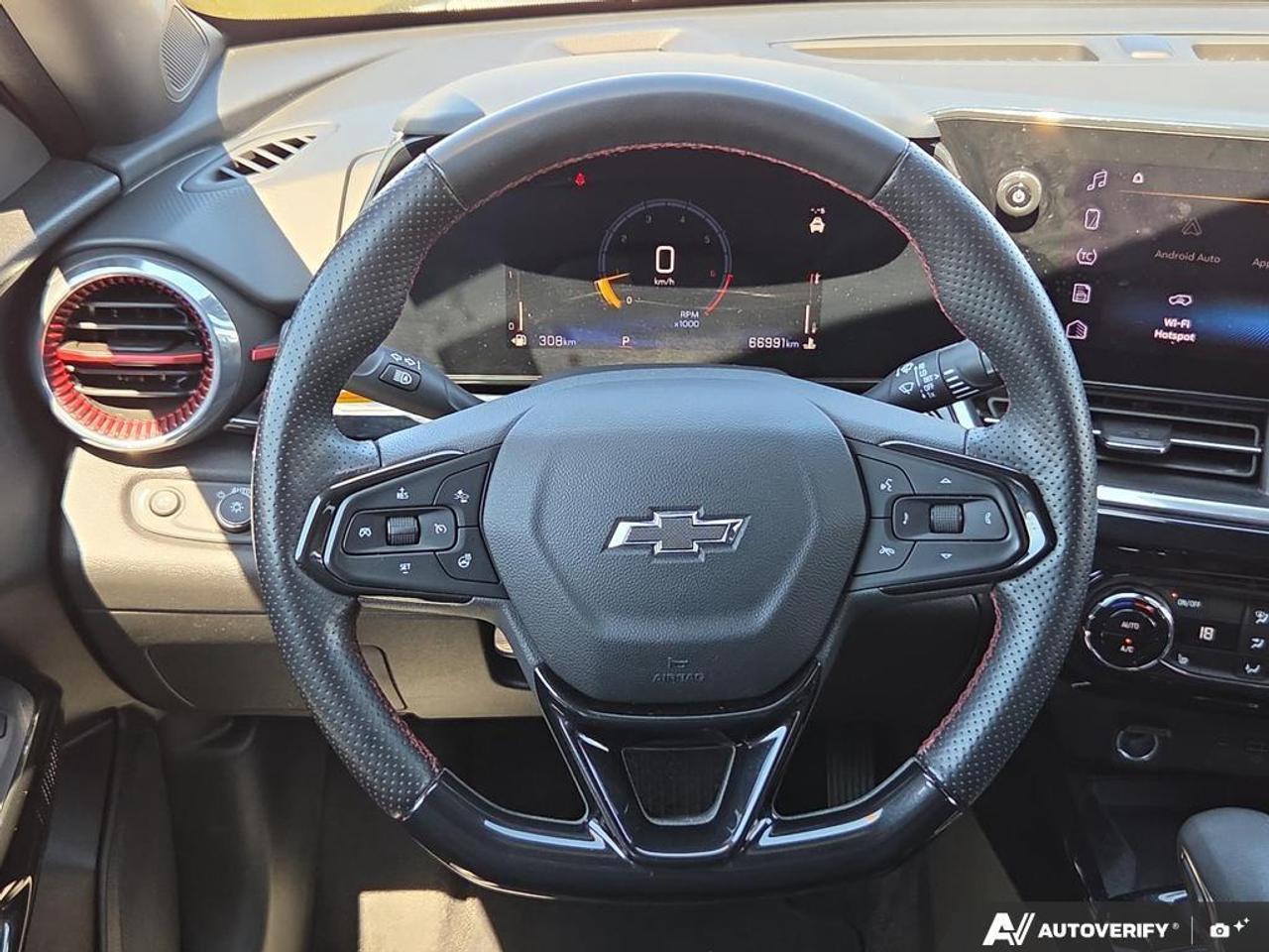 2024 Chevrolet Trax 2RS   NO CLAIMS   SUNROOF   APPLE CARPLAY Photo