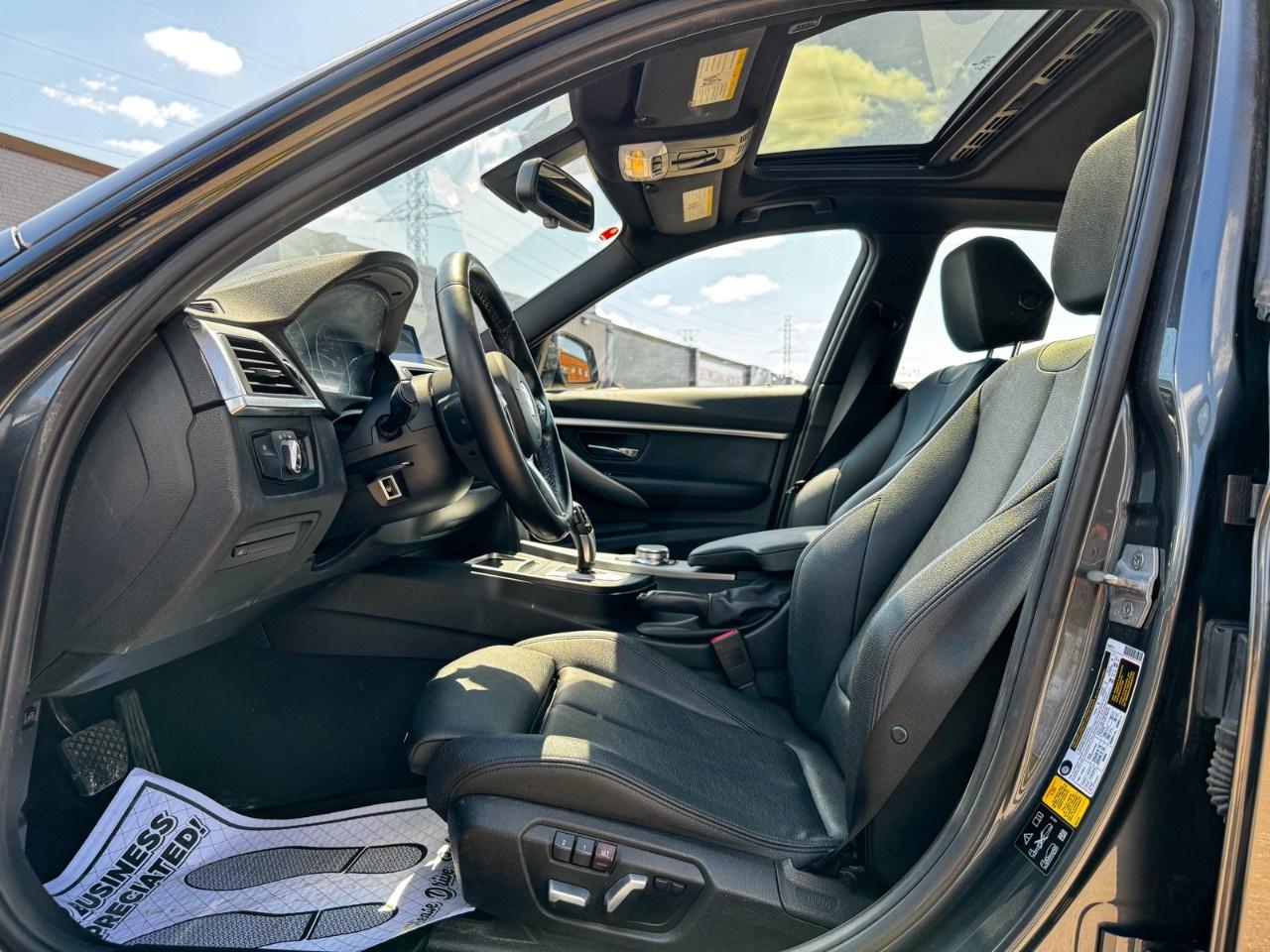 2018 BMW 3 Series 330i xDrive Sedan Photo