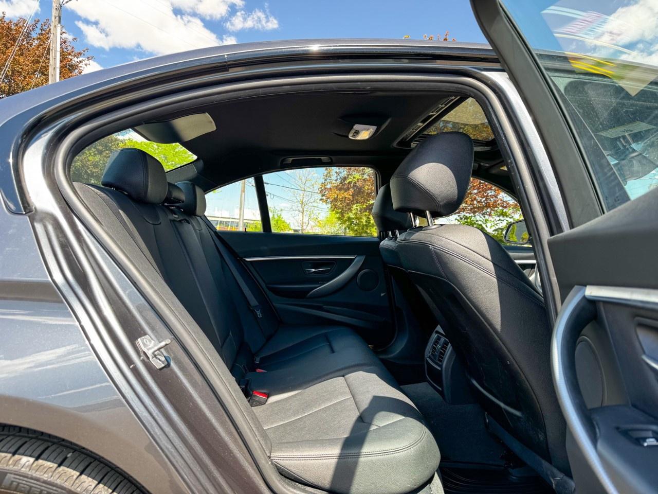 2018 BMW 3 Series 330i xDrive Sedan Photo