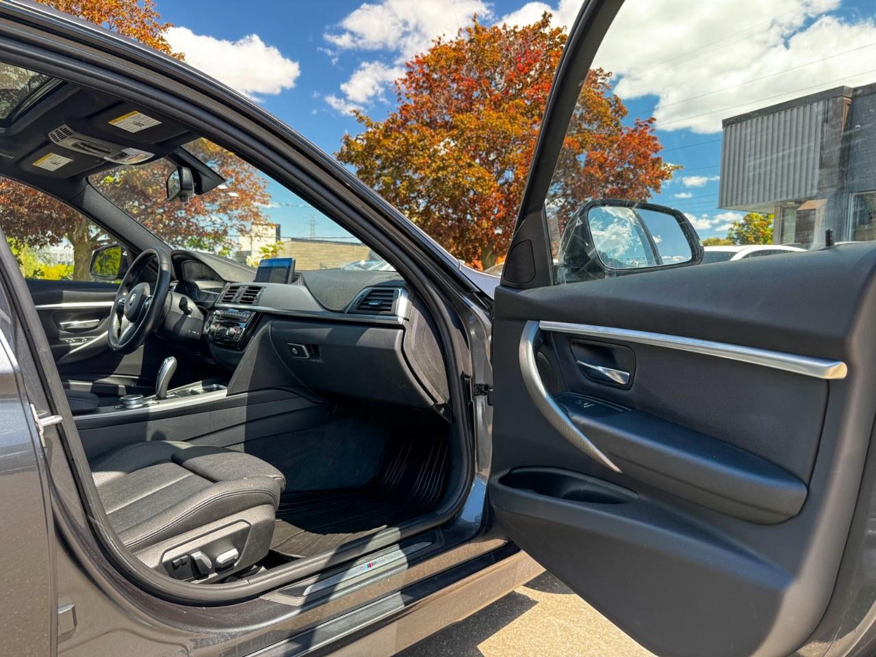 2018 BMW 3 Series 330i xDrive Sedan Photo