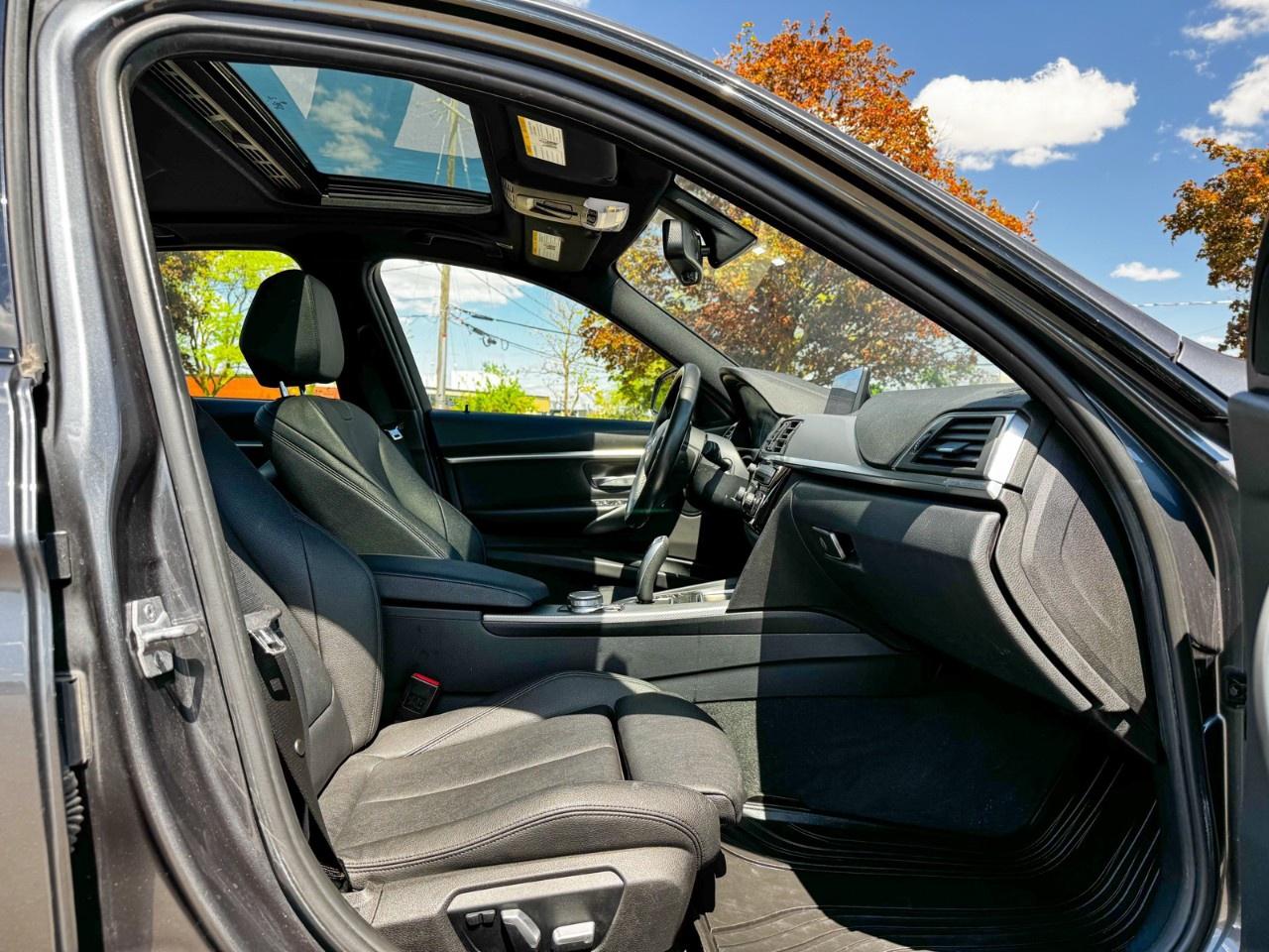 2018 BMW 3 Series 330i xDrive Sedan Photo