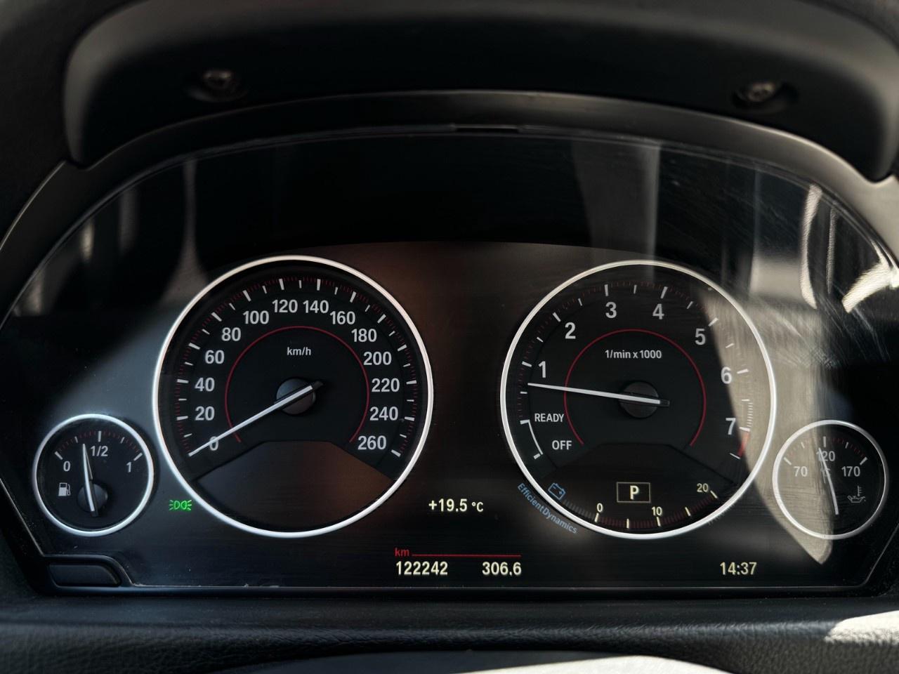 2018 BMW 3 Series 330i xDrive Sedan Photo