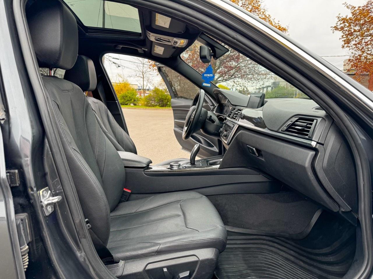 2015 BMW 3 Series 4dr Sdn 328i xDrive AWD Photo