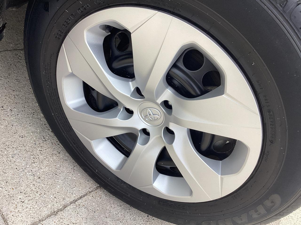 2024 Toyota RAV4 LE AWD Photo