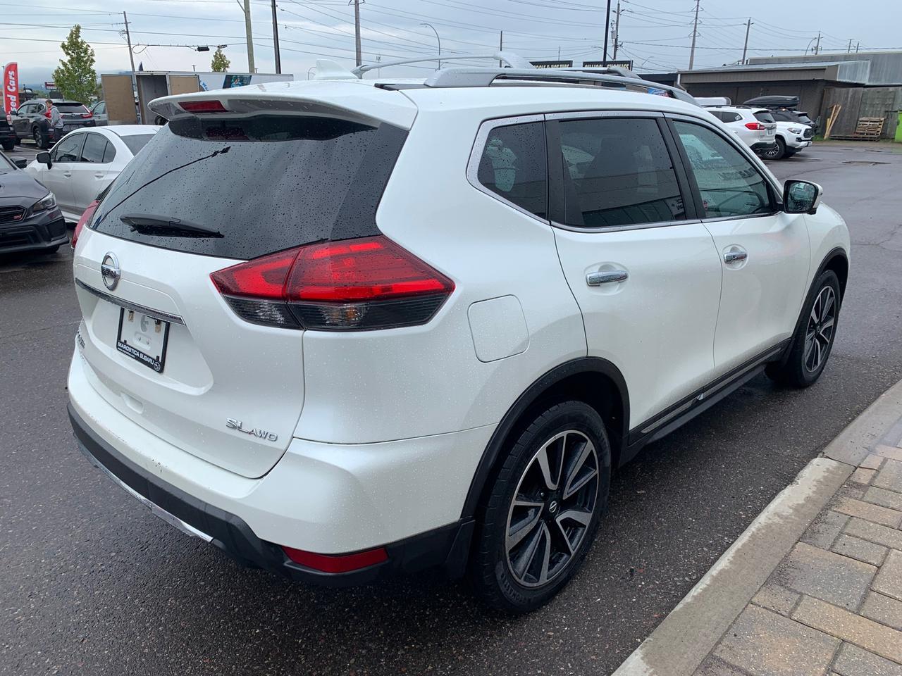 2017 Nissan Rogue SL Platinum 4dr All-wheel Drive Photo