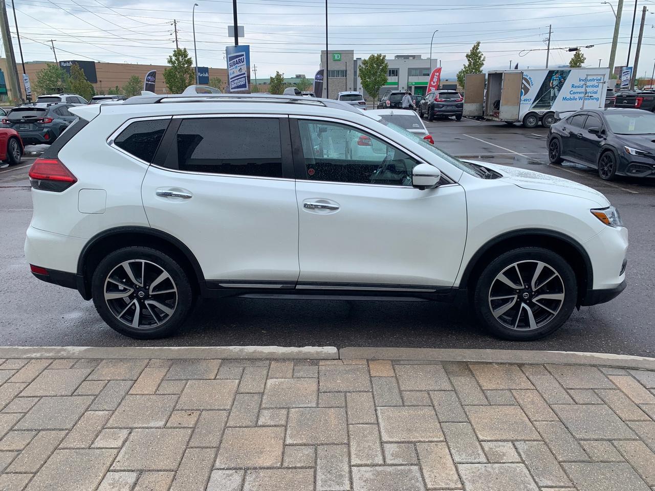 2017 Nissan Rogue SL Platinum 4dr All-wheel Drive Photo