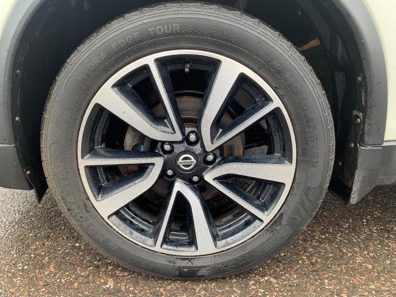 2017 Nissan Rogue SL Platinum 4dr All-wheel Drive Photo
