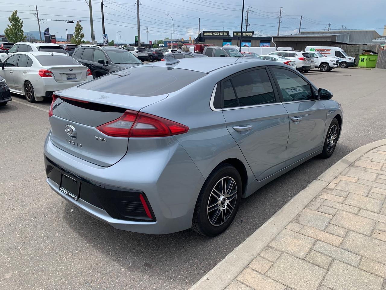 2017 Hyundai Ioniq Hybrid SE 4dr Hatchback Photo