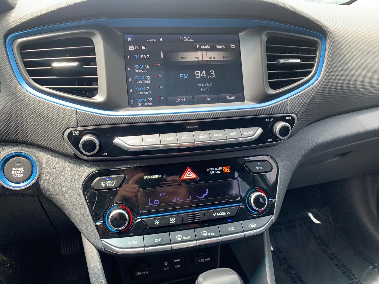 2017 Hyundai Ioniq Hybrid SE 4dr Hatchback Photo