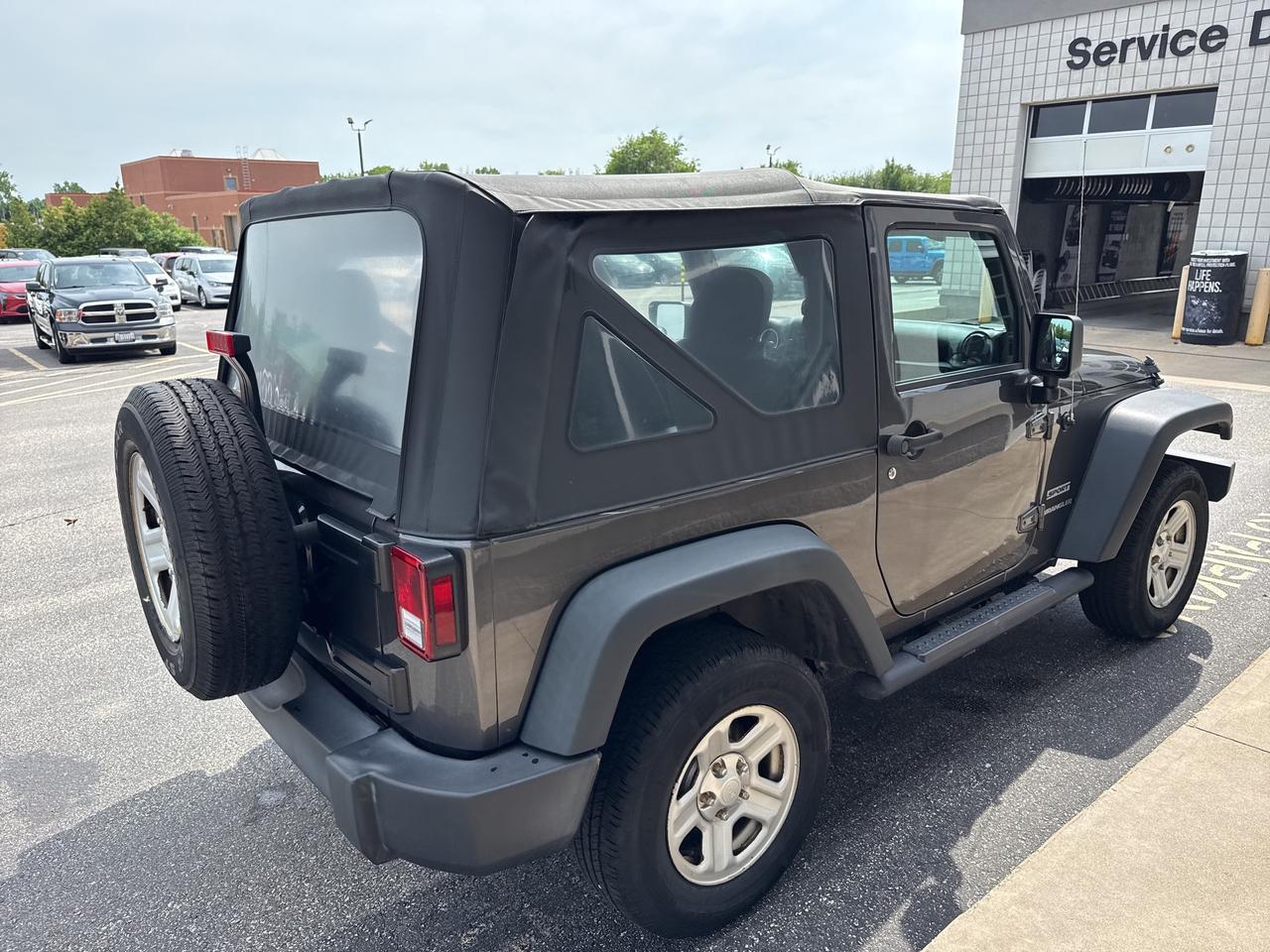 2016 Jeep Wrangler SPORT Photo4