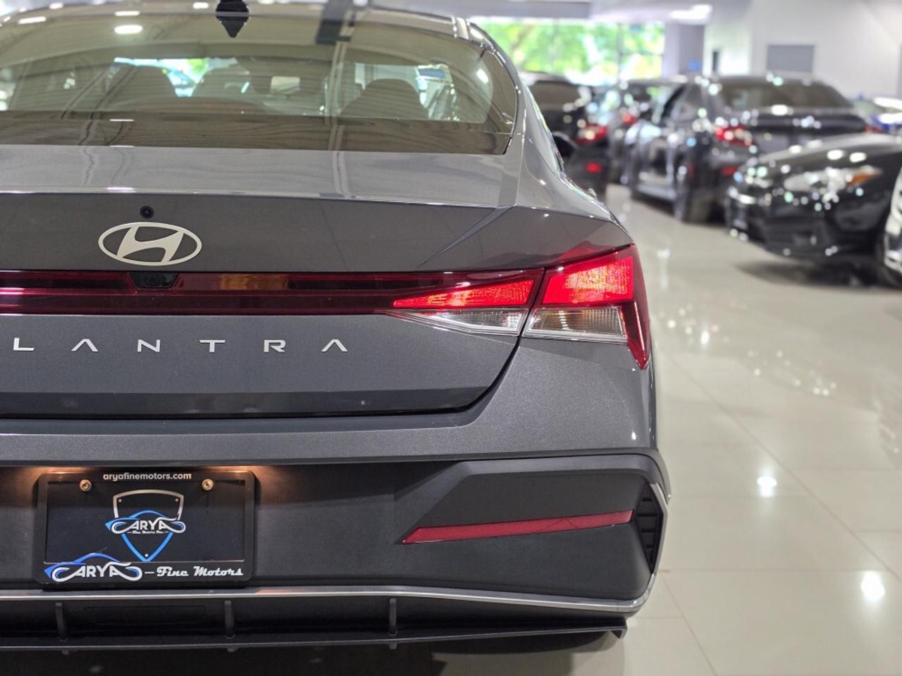 2025 Hyundai Elantra PREFERRED W/TECH NO ACCIDENT ONE OWNER ONTARIO VEH Photo