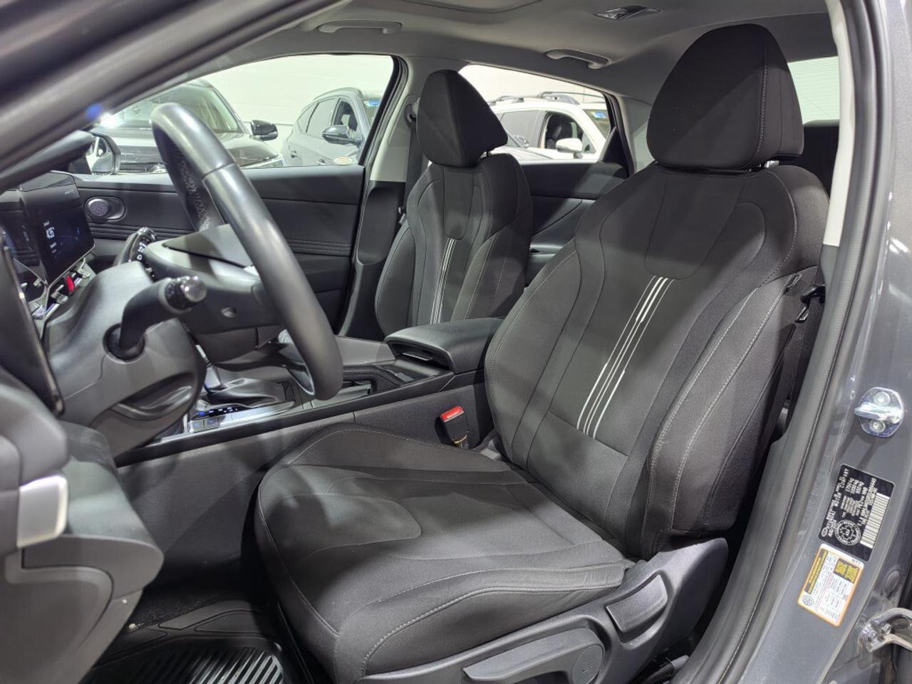 2025 Hyundai Elantra PREFERRED W/TECH NO ACCIDENT ONE OWNER ONTARIO VEH Photo