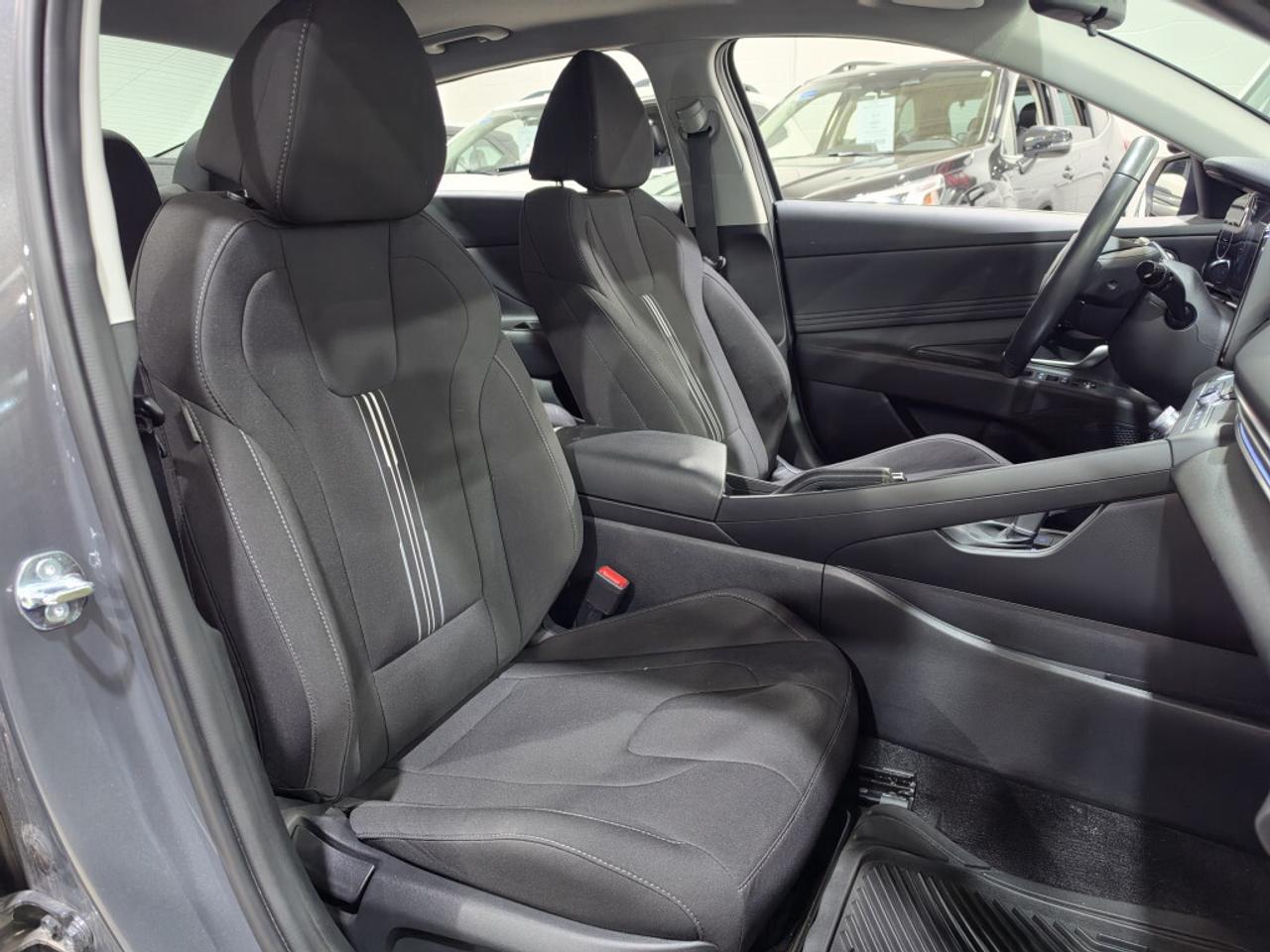 2025 Hyundai Elantra PREFERRED W/TECH NO ACCIDENT ONE OWNER ONTARIO VEH Photo