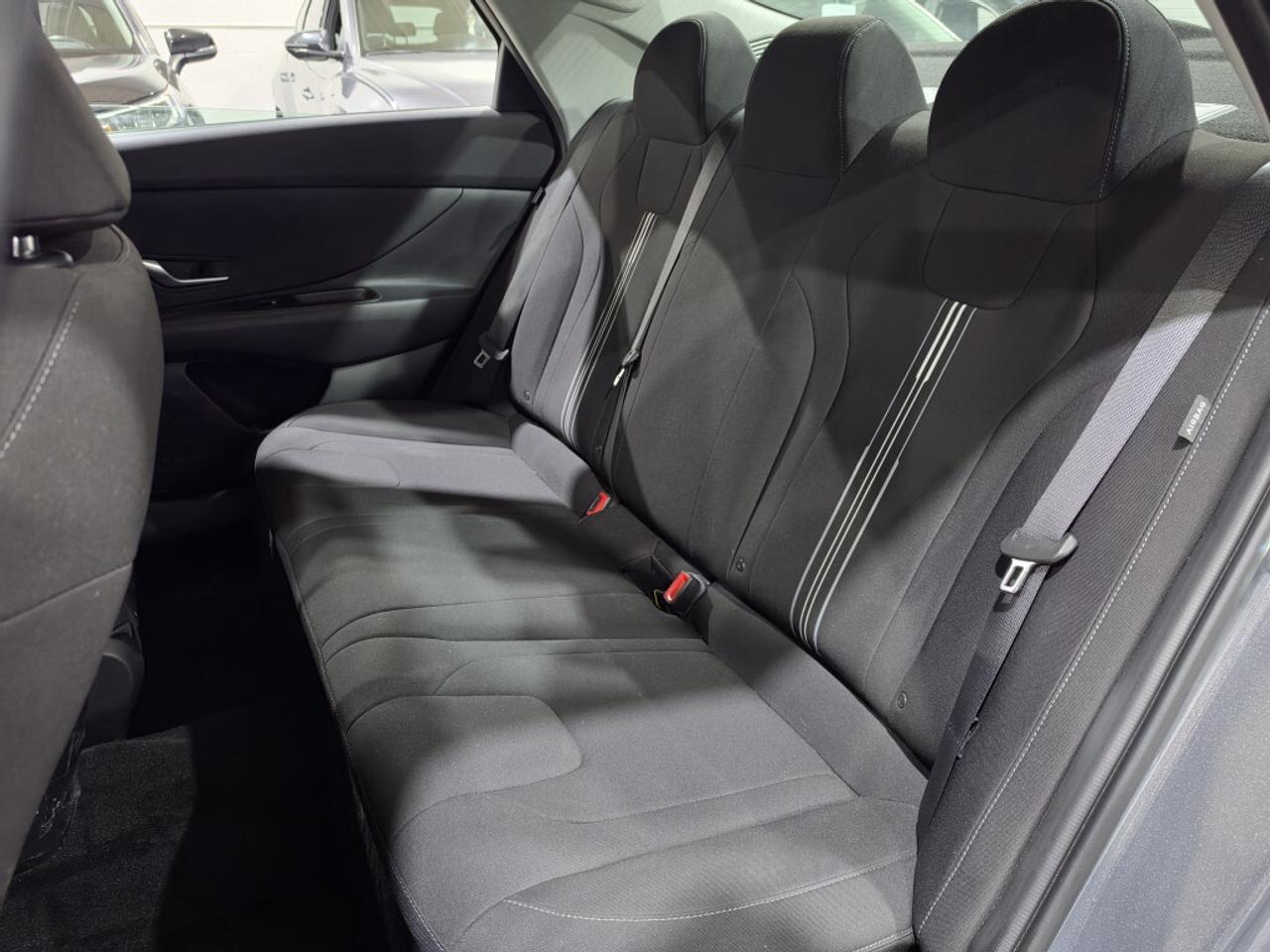 2025 Hyundai Elantra PREFERRED W/TECH NO ACCIDENT ONE OWNER ONTARIO VEH Photo