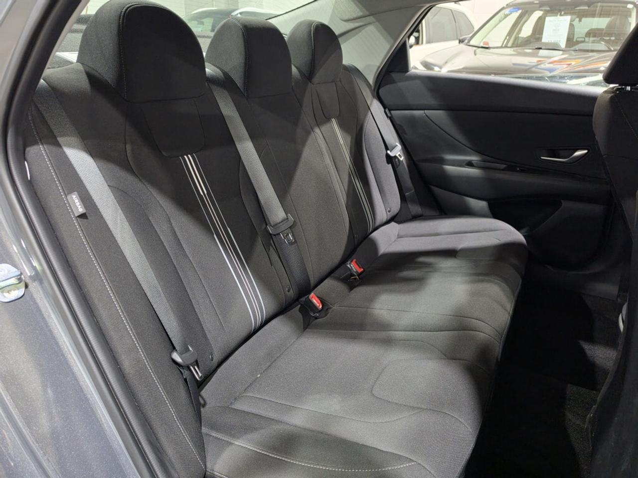 2025 Hyundai Elantra PREFERRED W/TECH NO ACCIDENT ONE OWNER ONTARIO VEH Photo