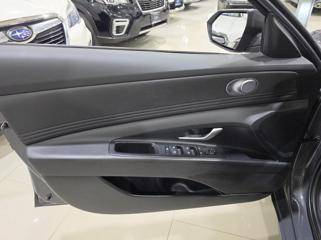 2025 Hyundai Elantra PREFERRED W/TECH NO ACCIDENT ONE OWNER ONTARIO VEH Photo