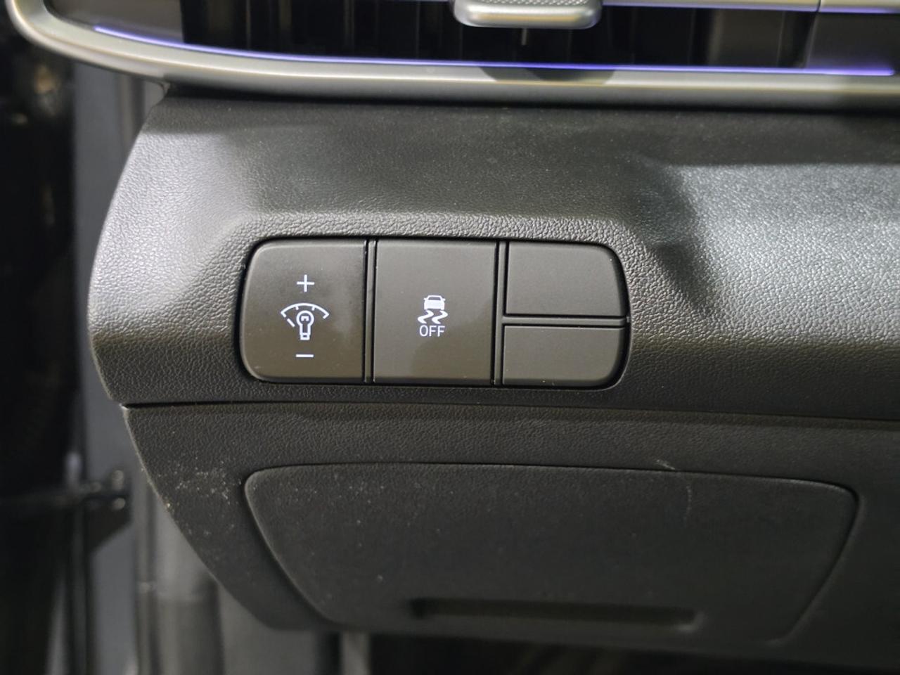 2025 Hyundai Elantra PREFERRED W/TECH NO ACCIDENT ONE OWNER ONTARIO VEH Photo