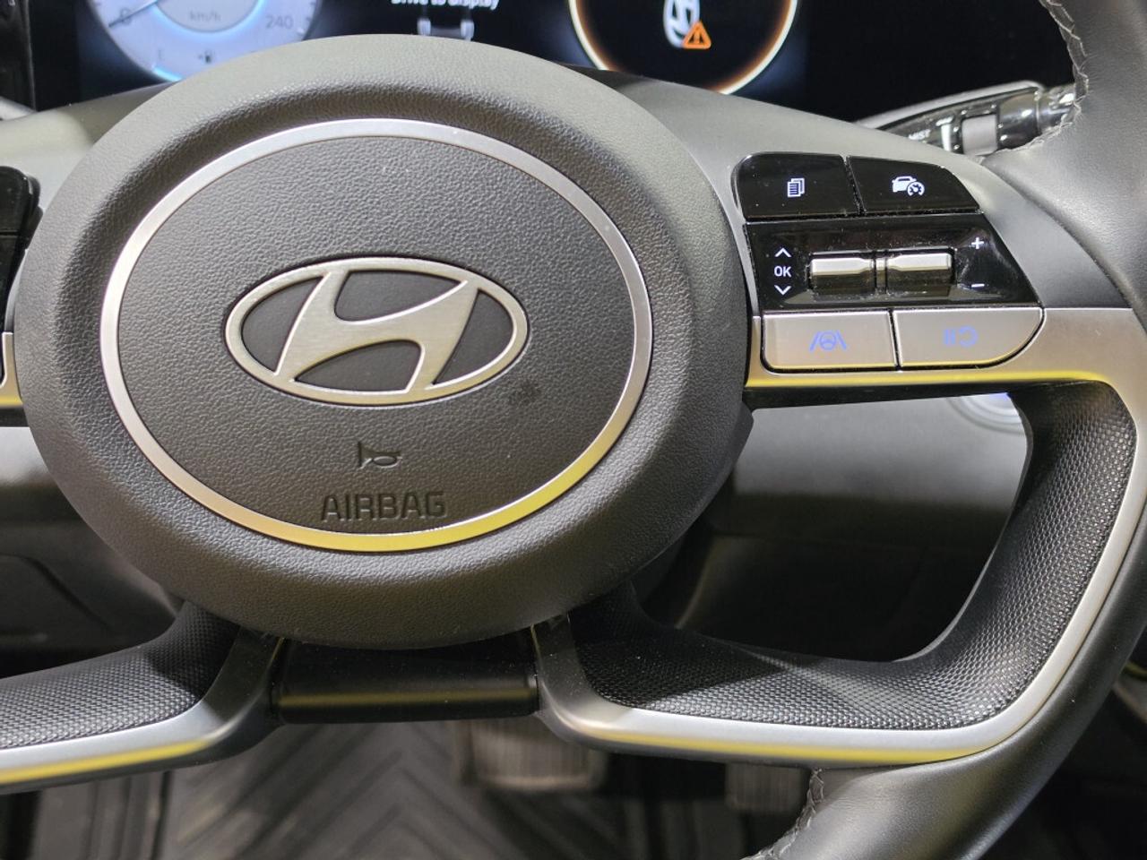 2025 Hyundai Elantra PREFERRED W/TECH NO ACCIDENT ONE OWNER ONTARIO VEH Photo