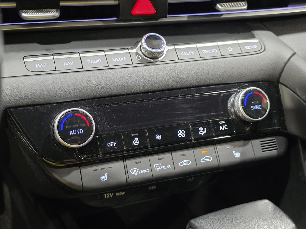 2025 Hyundai Elantra PREFERRED W/TECH NO ACCIDENT ONE OWNER ONTARIO VEH Photo