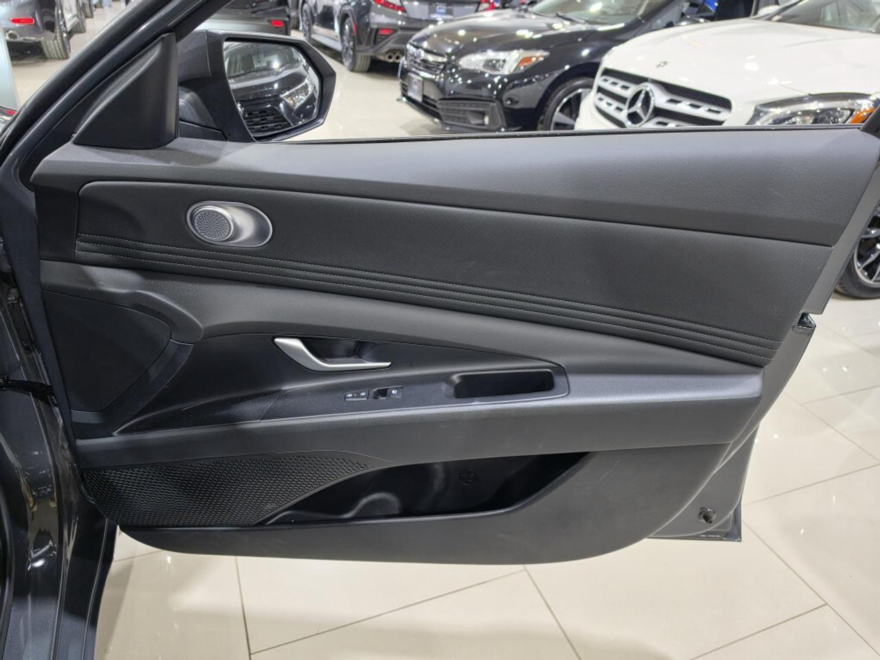 2025 Hyundai Elantra PREFERRED W/TECH NO ACCIDENT ONE OWNER ONTARIO VEH Photo