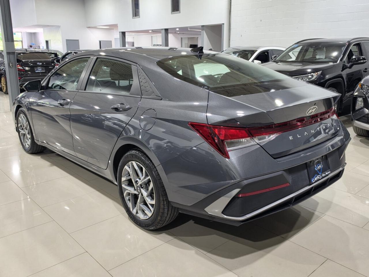 2025 Hyundai Elantra PREFERRED W/TECH NO ACCIDENT ONE OWNER ONTARIO VEH Photo