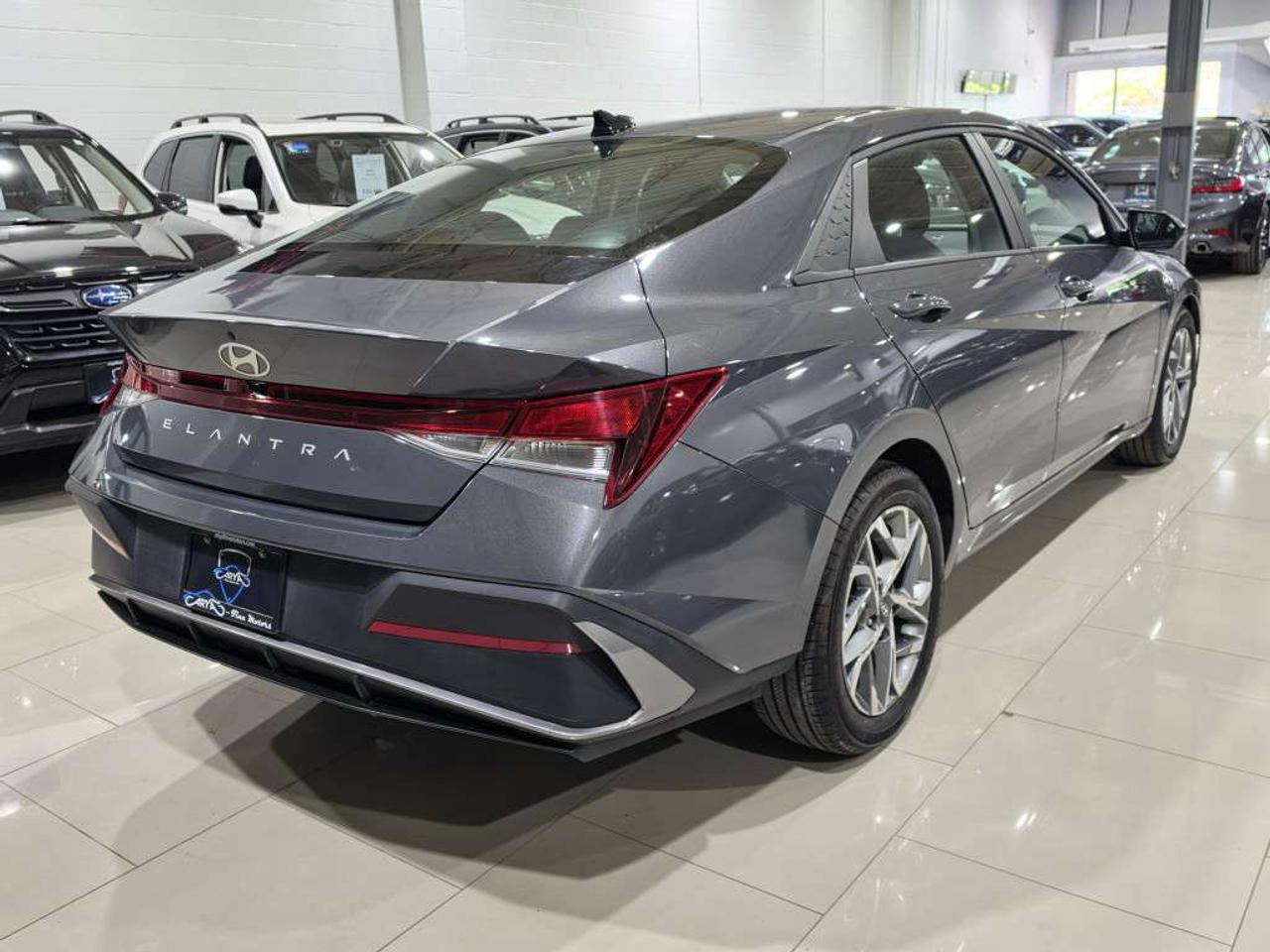 2025 Hyundai Elantra PREFERRED W/TECH NO ACCIDENT ONE OWNER ONTARIO VEHICLE Photo