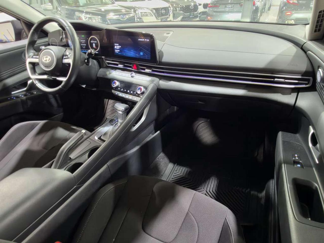 2025 Hyundai Elantra PREFERRED W/TECH NO ACCIDENT ONE OWNER ONTARIO VEHICLE Photo