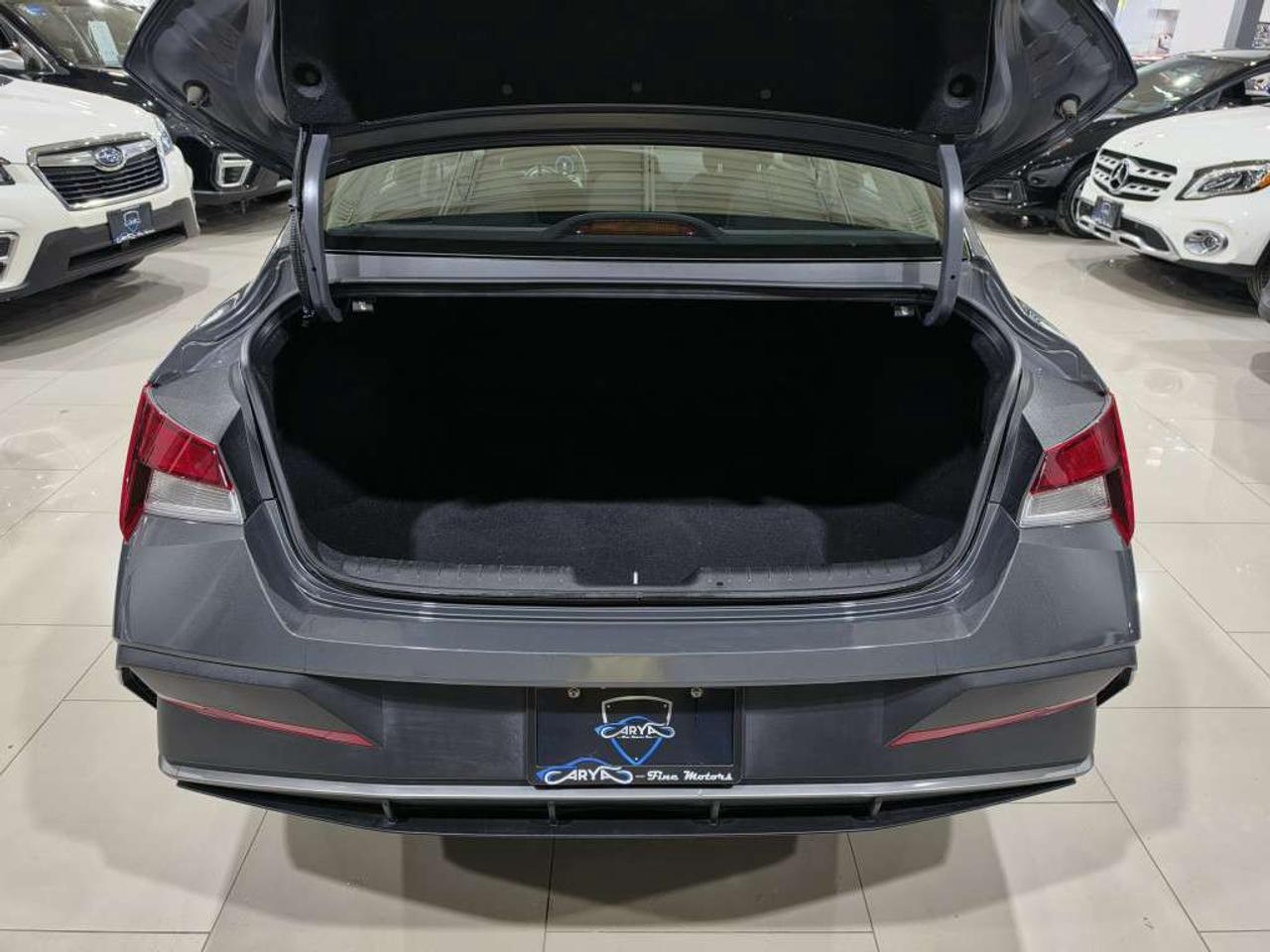 2025 Hyundai Elantra PREFERRED W/TECH NO ACCIDENT ONE OWNER ONTARIO VEHICLE Photo