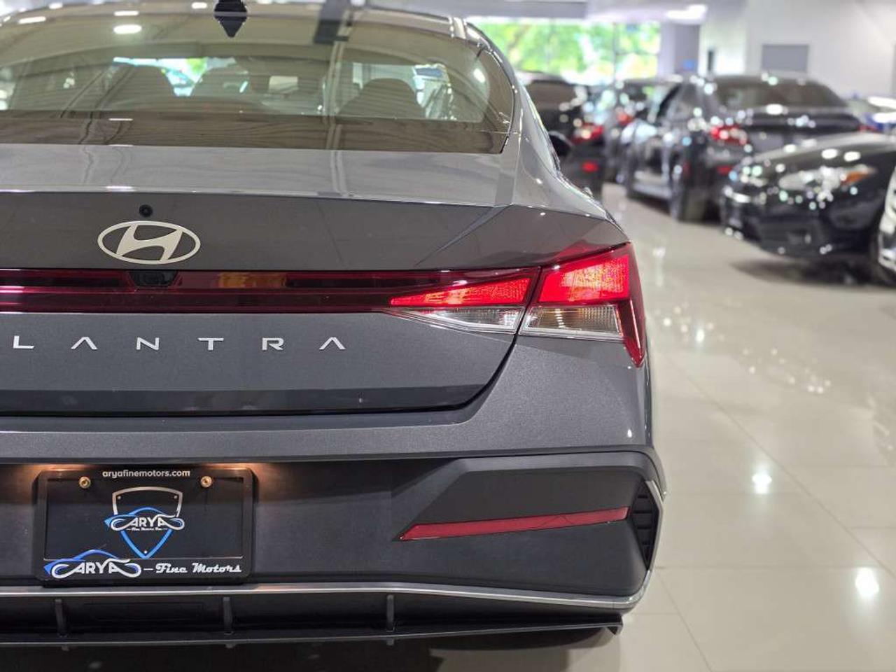 2025 Hyundai Elantra PREFERRED W/TECH NO ACCIDENT ONE OWNER ONTARIO VEHICLE Photo