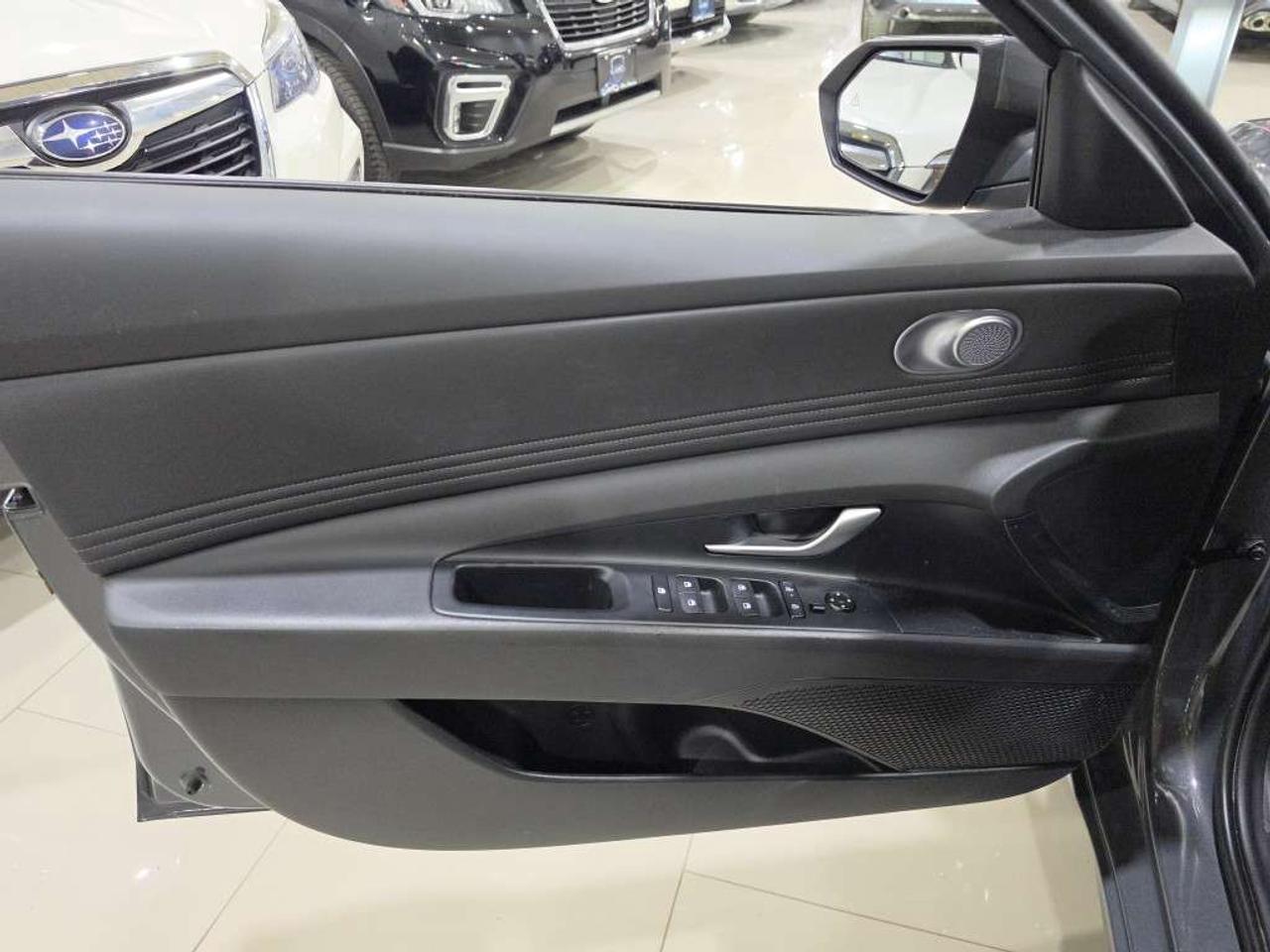 2025 Hyundai Elantra PREFERRED W/TECH NO ACCIDENT ONE OWNER ONTARIO VEHICLE Photo