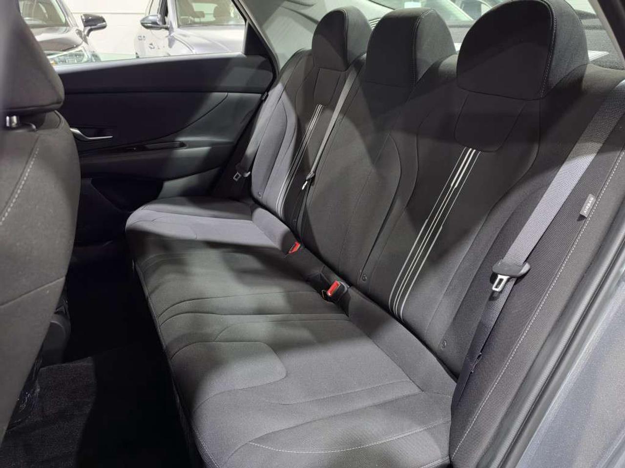 2025 Hyundai Elantra PREFERRED W/TECH NO ACCIDENT ONE OWNER ONTARIO VEHICLE Photo