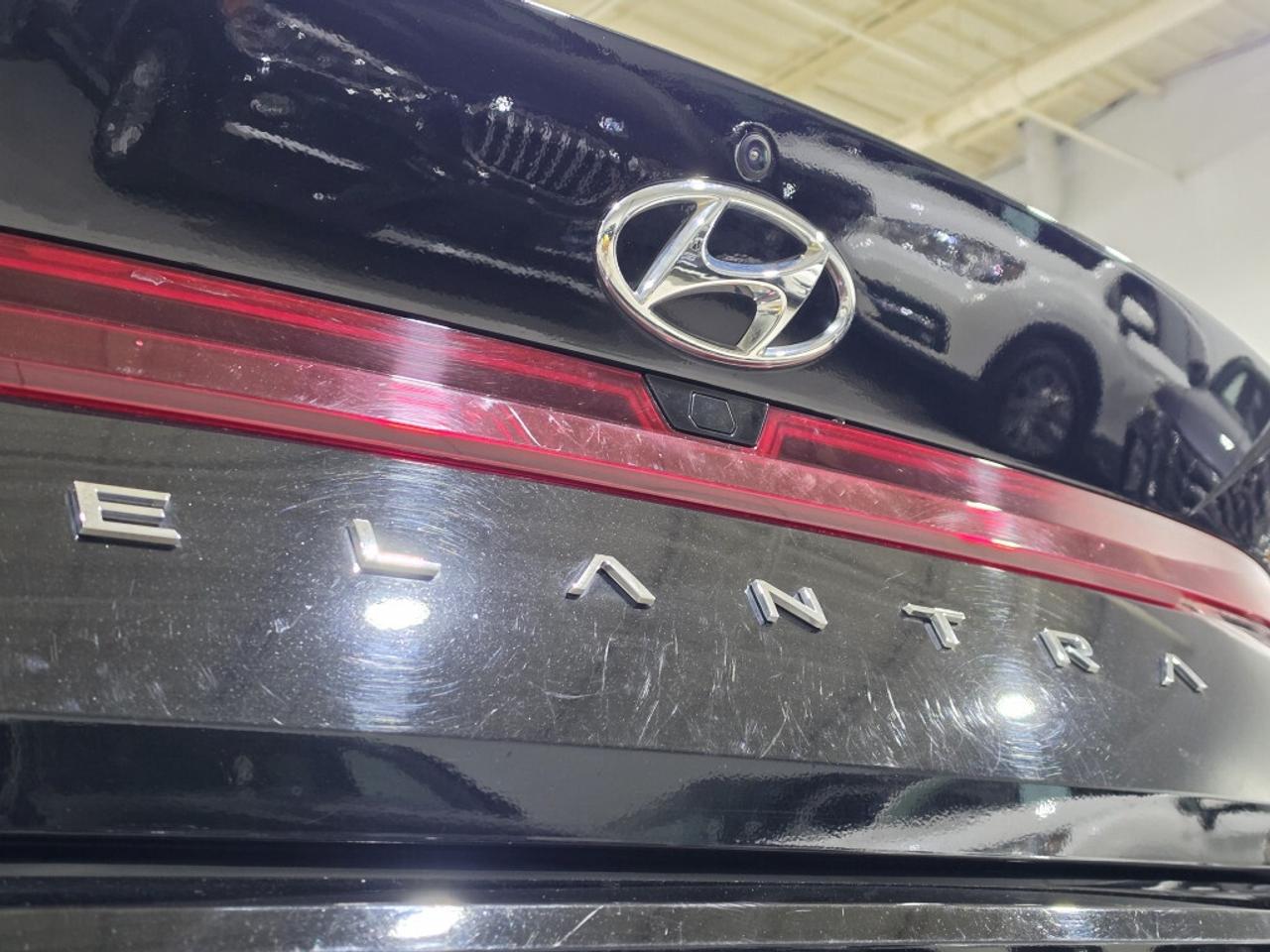 2023 Hyundai Elantra PREFERRED W/TECH NO ACCIDENT ONE OWNER ONTARIO VEH Photo