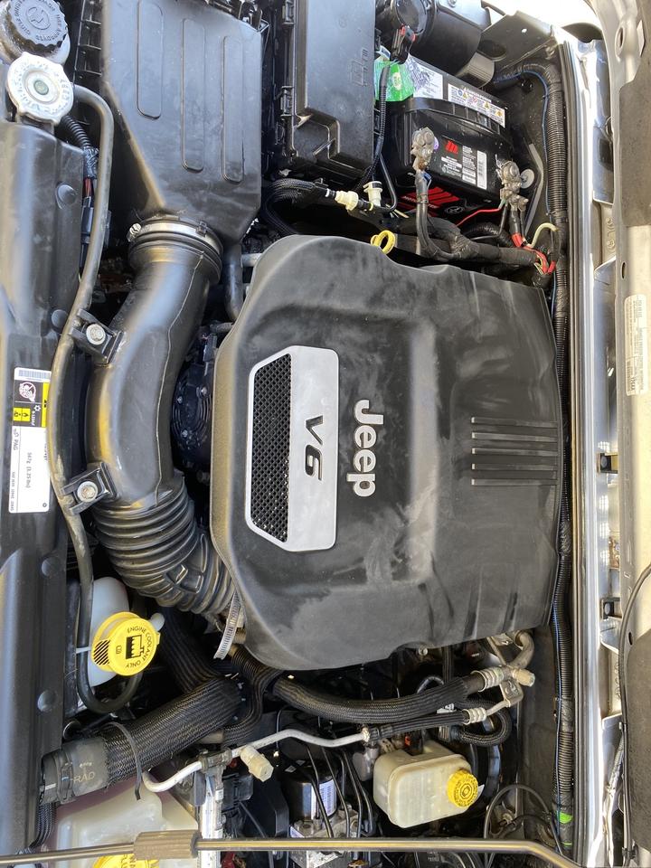 2015 Jeep WRANGLER UNLIMITED 4WD 4dr Sahara Photo