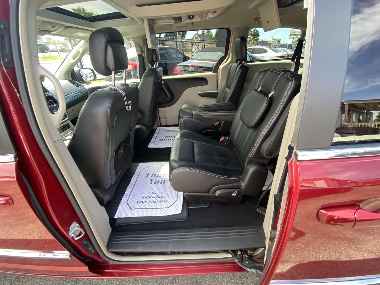 2016 Dodge Grand Caravan 4dr Wgn Crew Plus Photo