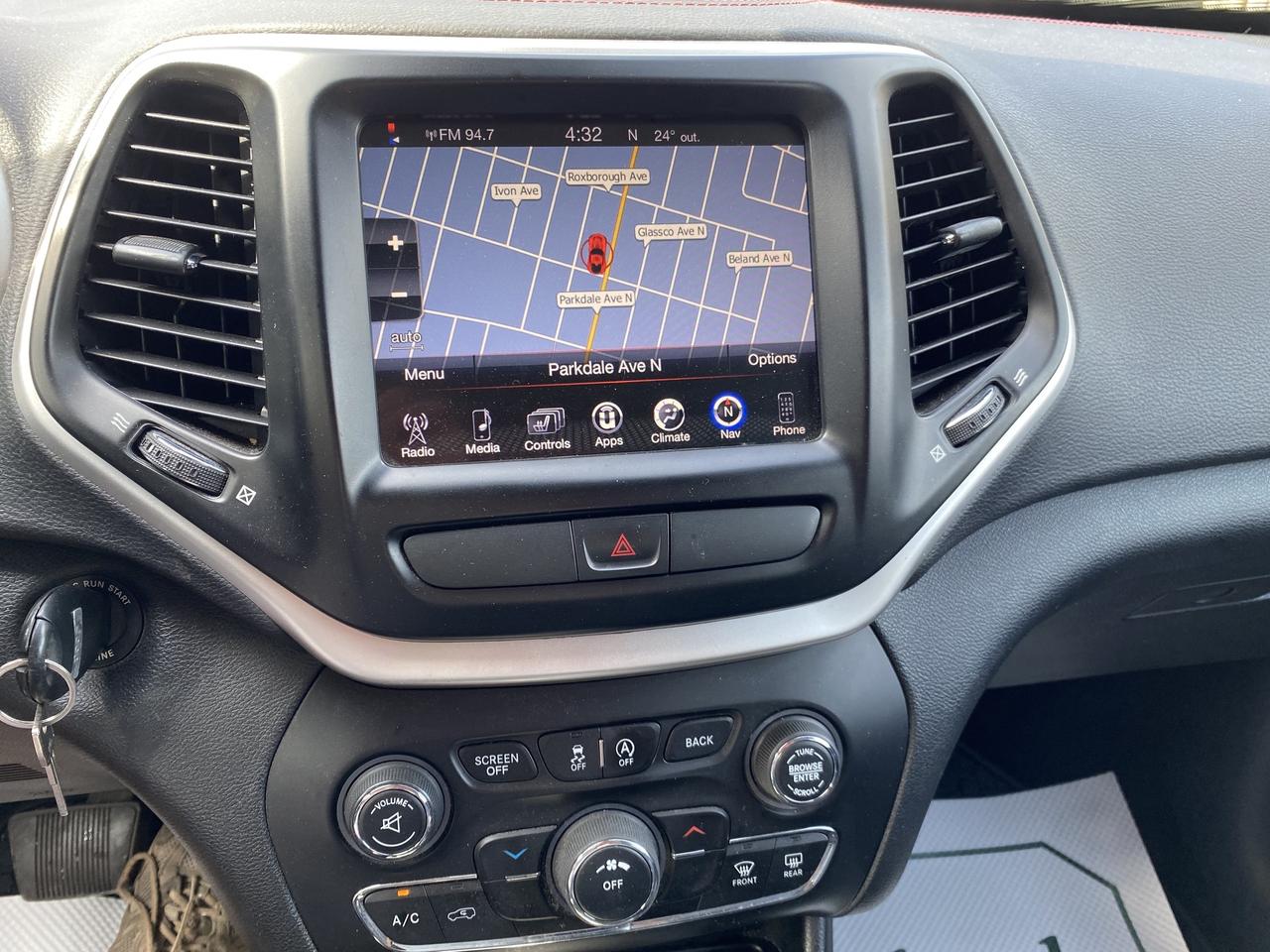 2016 Jeep Cherokee 4WD 4dr Trailhawk Photo4