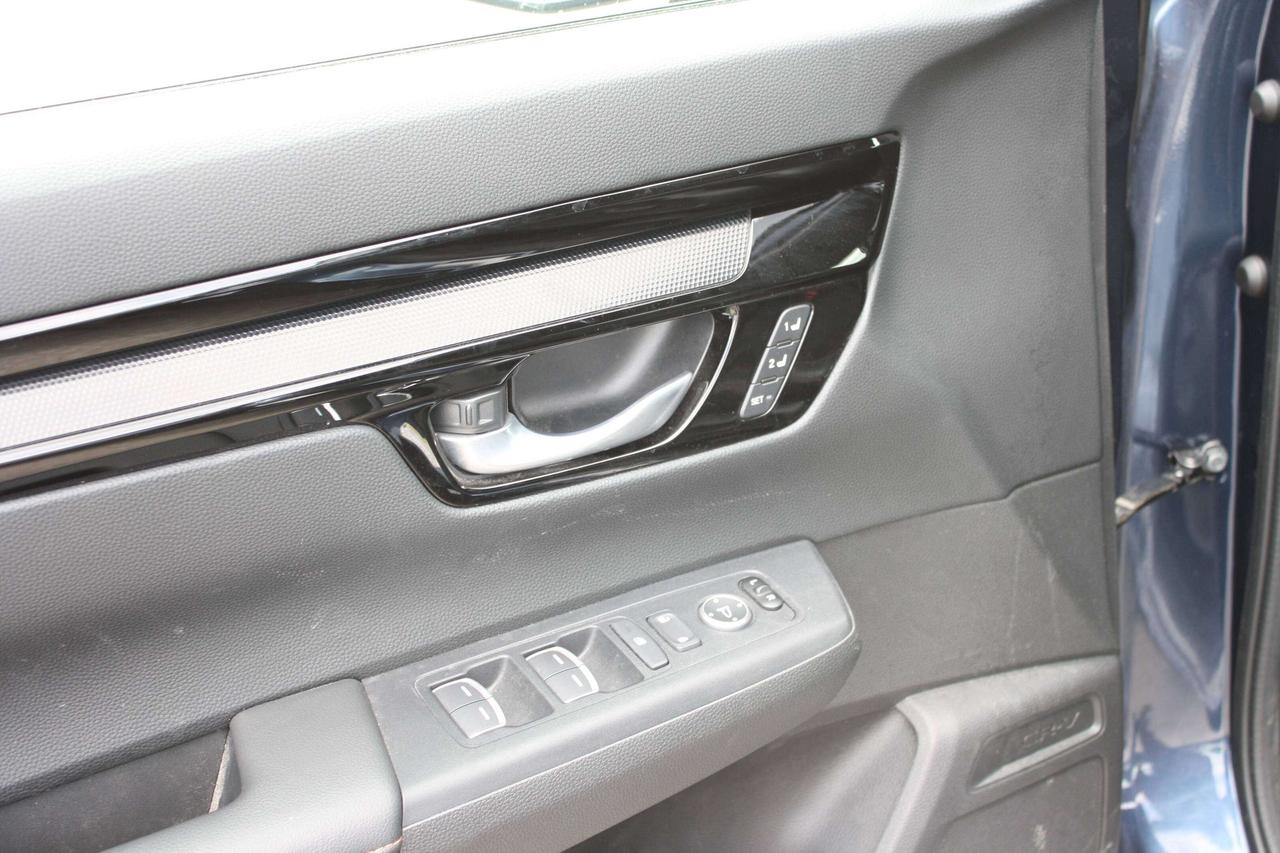 2025 Honda CR-V Hybrid Touring AWD Photo
